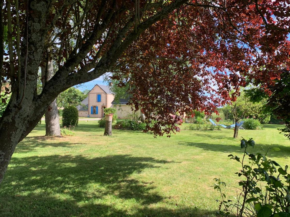 Les Logis Du Breuil Bed & Breakfast Marchéville Екстериор снимка