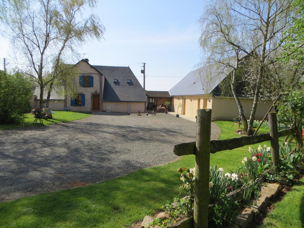 Les Logis Du Breuil Bed & Breakfast Marchéville Екстериор снимка