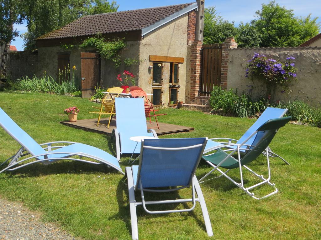 Les Logis Du Breuil Bed & Breakfast Marchéville Екстериор снимка