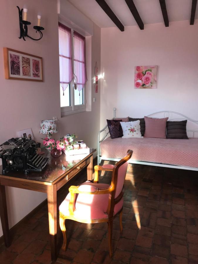 Les Logis Du Breuil Bed & Breakfast Marchéville Екстериор снимка